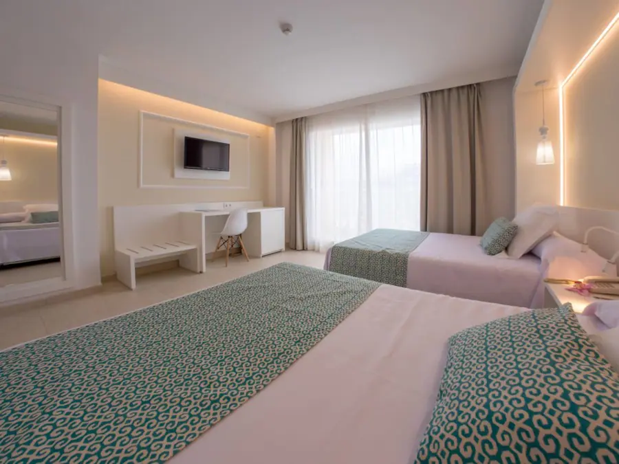 GRAN HOTEL PEÑISCOLA habitacion-familiar